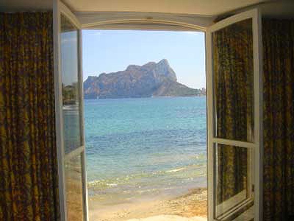 Traum Haus Innenarchitektur Planung - ein Blick auf das Meer
Eine romatische Villen und Innenarchitektur Planung - wer liebt es nicht aus dem Fenster auf den hauseigenen Strand und das Meer zu blicken ?