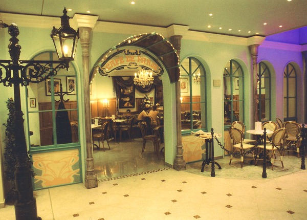 Casino Restaurant Interior Design - Cafe de Paris - die berühmteste Cafehaus Gastronomie in Monaco
Casino Restaurant Lounge Bar Interior Design Konzept - Innenarchitektur für einen der 6 Teilbereiche des Erlebnislokal 'Monte Carlo' in Wien ist das  'Cafe de Paris'  welches dem Original in Monaco nachempfunden wurde.