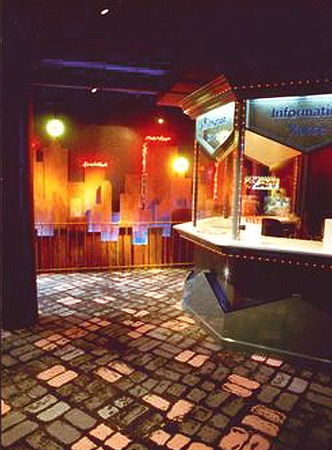 Slot Casino Spielhallen Interior Design - New York Silhouette - eine Spielothek Spielhalle in Köln
Slot Casino Wettbüro Interior Design Planung - schlüsselfertige Ausstattung - die stilisierte Silhouette von New York diente als 3D plastische Wand Dekoration und gleichzeitig als CI für diesen Casino Typ, mit integriertem Kassen- und Überwachungsbereich.