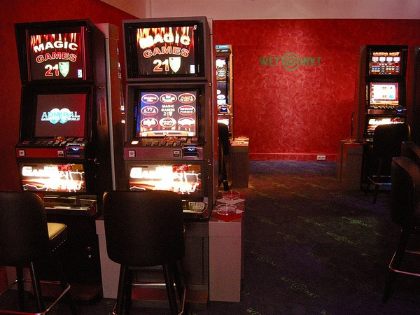 Casino design - play hall interior design - for the room in room conception
Casino playhall interior design and decoration for casino ranges into the room-in-room concept.