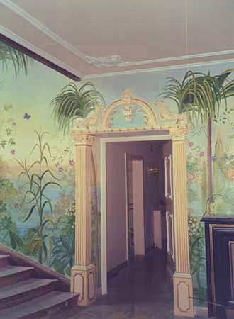 Classically, fanciful murals / trompe l'oeil of the artist Cornelia Hutterer
Trompe l'oeil colorful paintings- wall murals painting - for a country villa