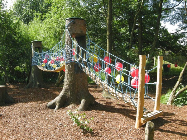 Children playground "Play Corner" integrated into nature
Children nature playground in that 2 trees are ideal integrated for the children play bridges.